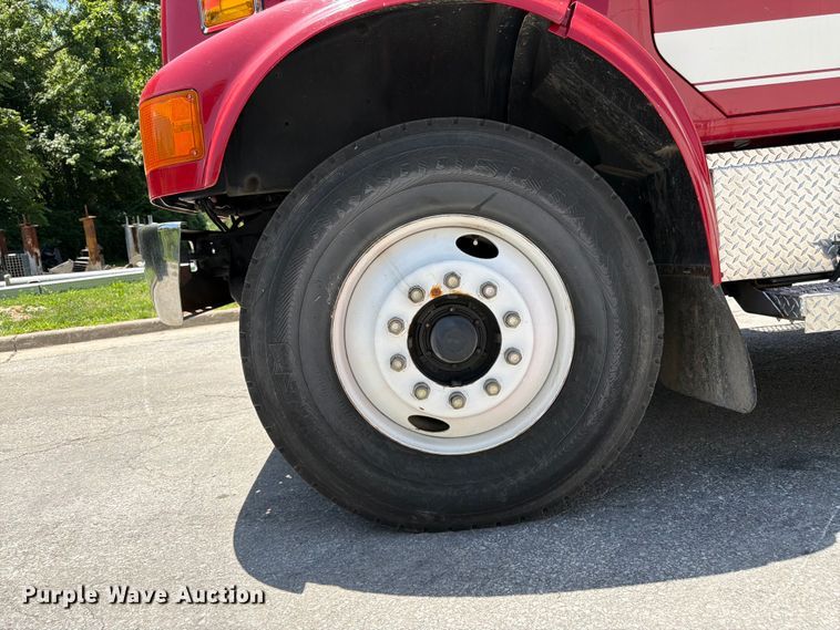 image for item FK3125 1999 International 4900 rescue vehicle