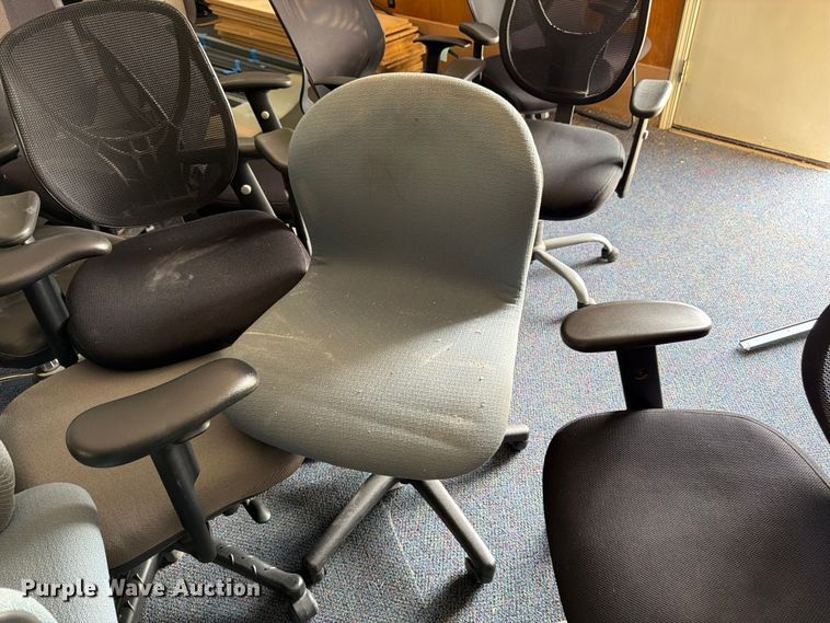 image for item FK3129 (31) office chairs