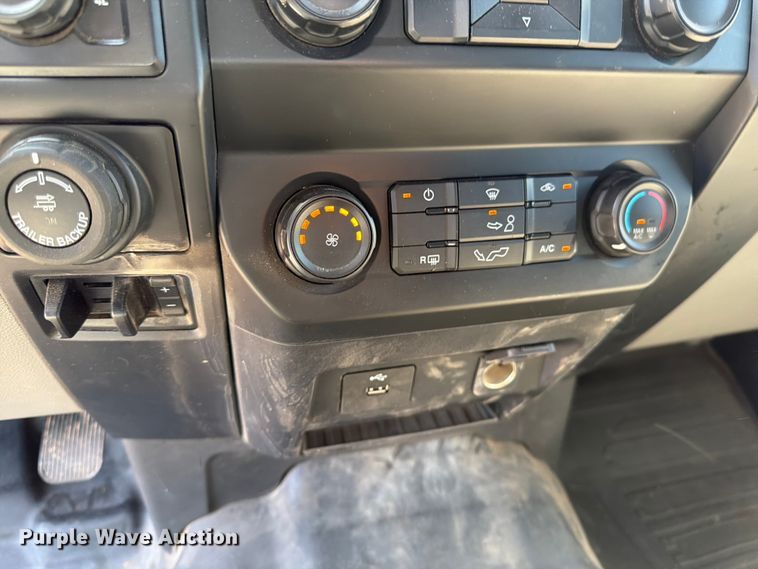 image for item FK4510 2019 Ford F-150 Crew Cab pickup truck