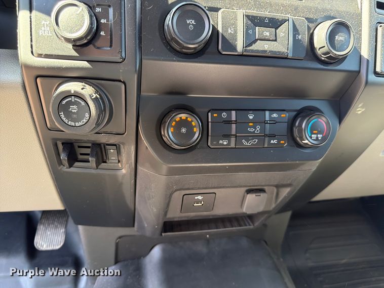 image for item FK4511 2019 Ford F-150 Crew Cab pickup truck