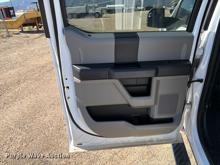 image for item FK4511 2019 Ford F-150 Crew Cab pickup truck