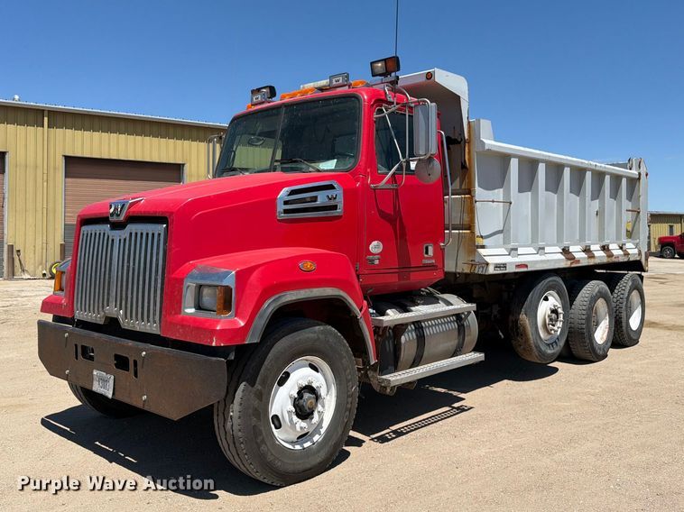 image for item FM7551 2014 Western Star 4700 dump truck