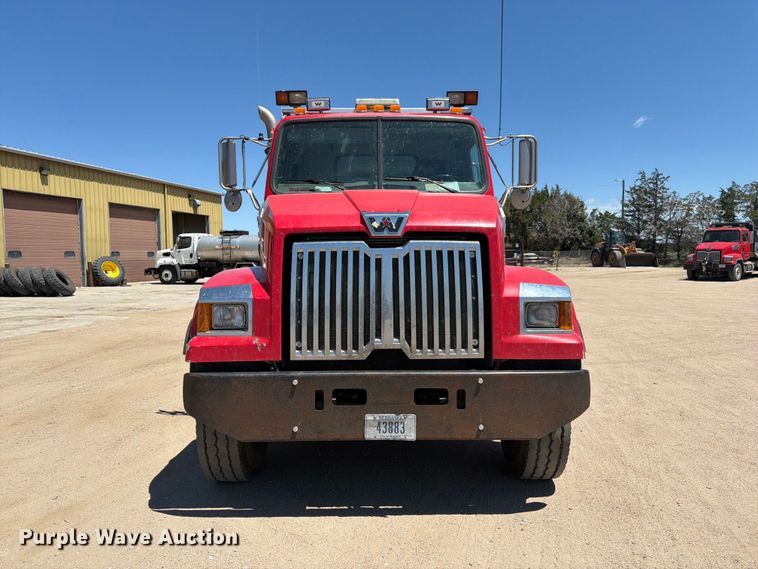 image for item FM7551 2014 Western Star 4700 dump truck