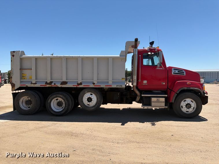 image for item FM7551 2014 Western Star 4700 dump truck