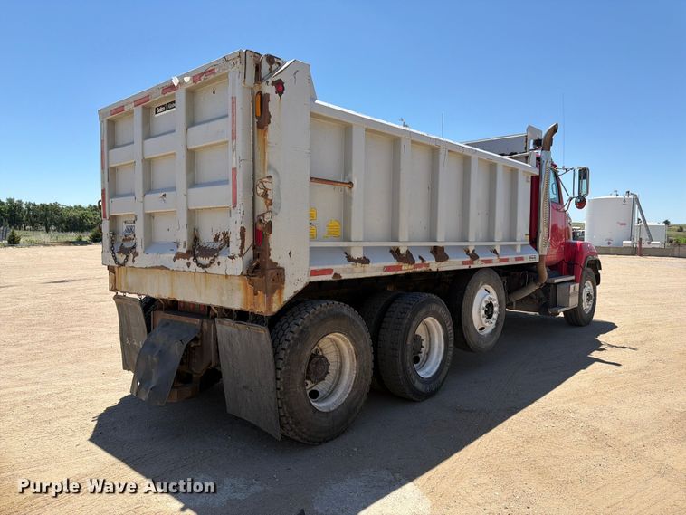 image for item FM7551 2014 Western Star 4700 dump truck
