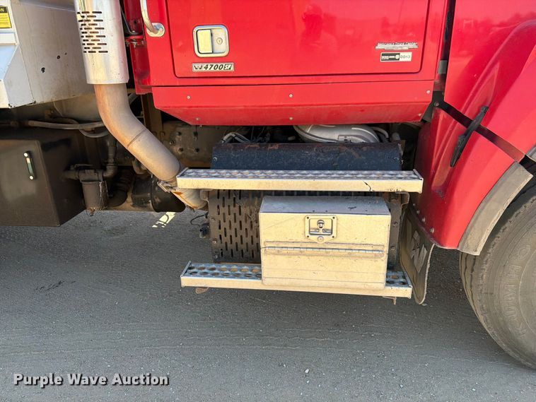 image for item FM7551 2014 Western Star 4700 dump truck