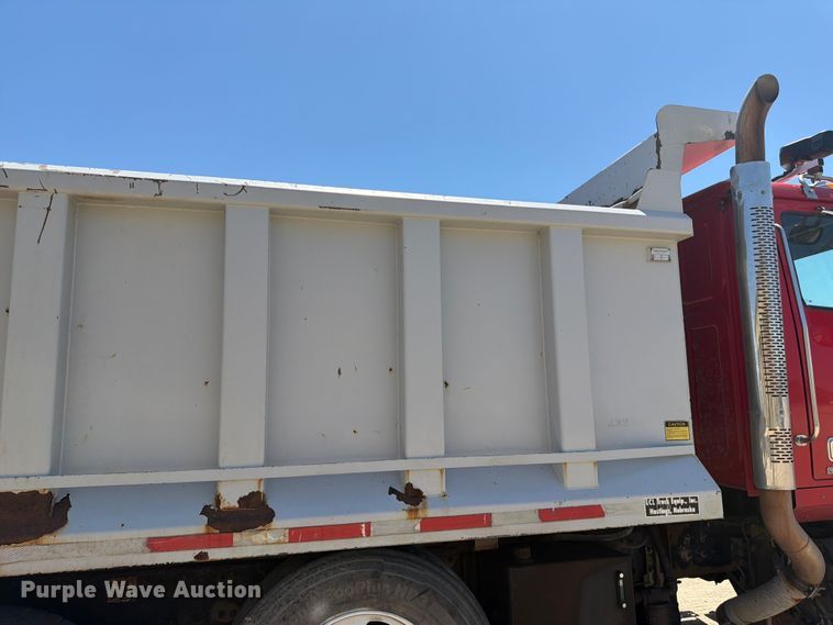 image for item FM7551 2014 Western Star 4700 dump truck