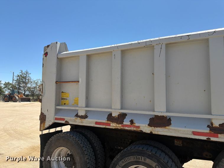 image for item FM7551 2014 Western Star 4700 dump truck