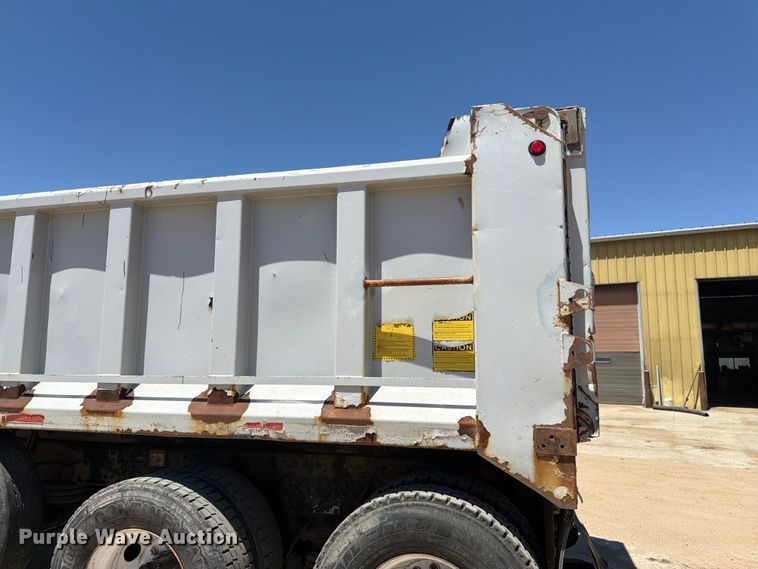 image for item FM7551 2014 Western Star 4700 dump truck