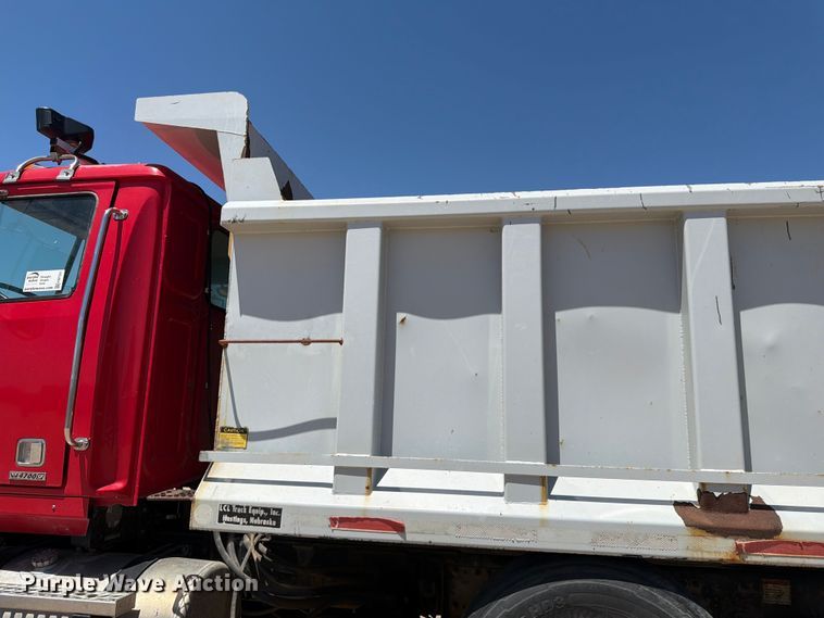 image for item FM7551 2014 Western Star 4700 dump truck