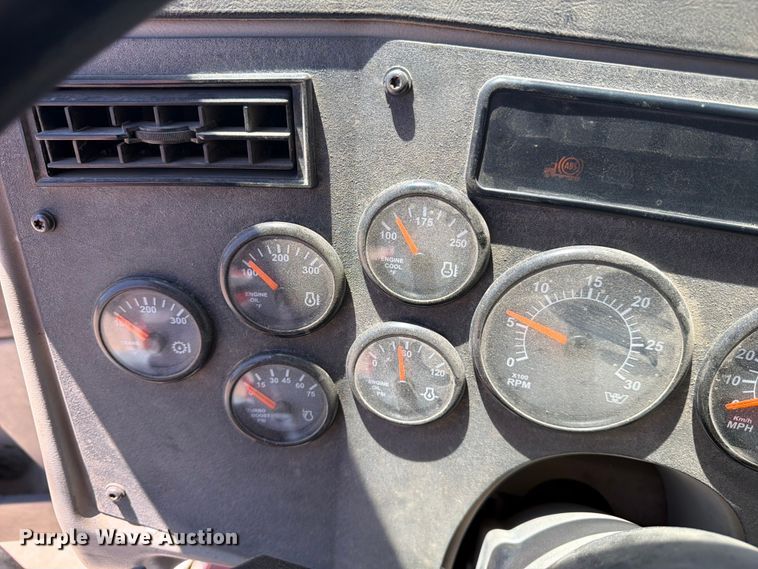 image for item FM7551 2014 Western Star 4700 dump truck