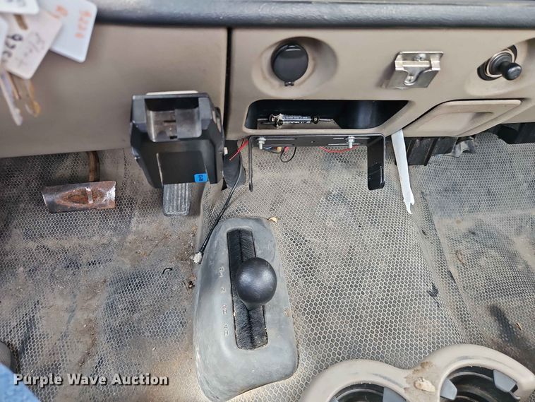 image for item FN5698 2004 Chevrolet Silverado 2500 HD pickup truck
