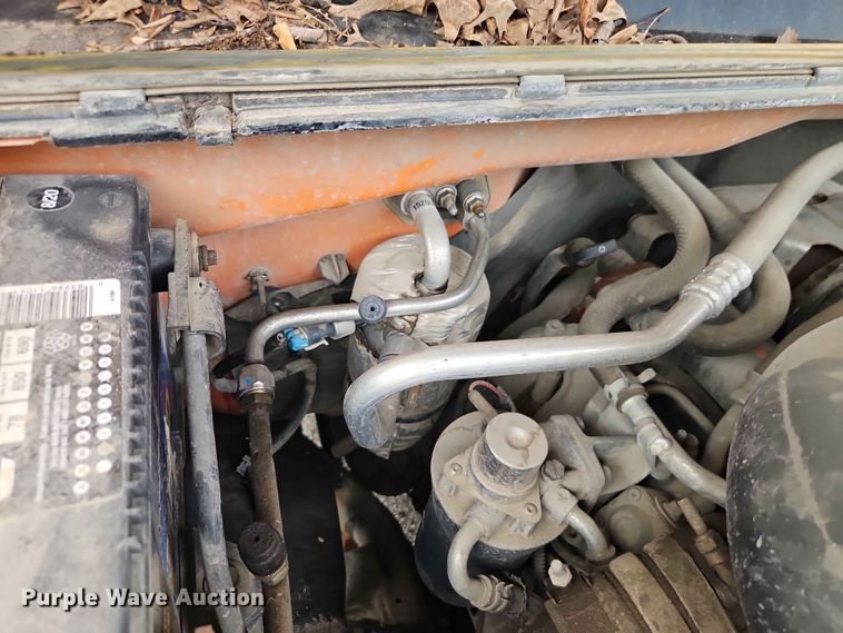image for item FN5698 2004 Chevrolet Silverado 2500 HD pickup truck