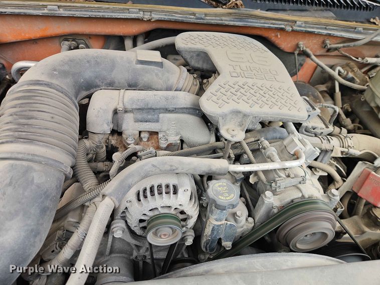 image for item FN5698 2004 Chevrolet Silverado 2500 HD pickup truck