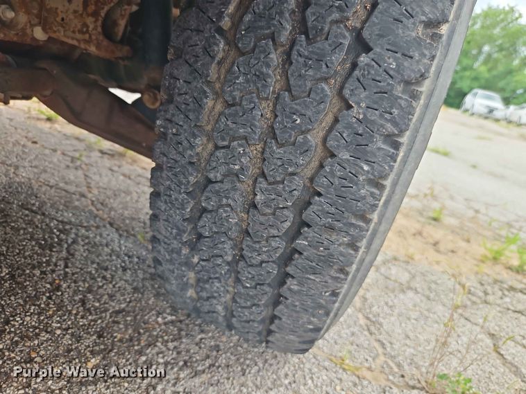 image for item FN5698 2004 Chevrolet Silverado 2500 HD pickup truck