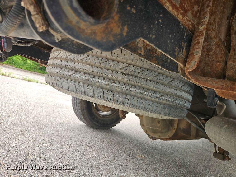 image for item FN5698 2004 Chevrolet Silverado 2500 HD pickup truck