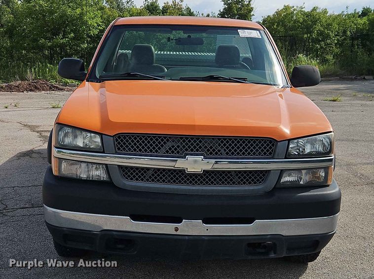 image for item FN5700 2004 Chevrolet Silverado 2500HD pickup truck