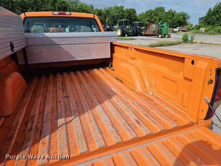 image for item FN5700 2004 Chevrolet Silverado 2500HD pickup truck