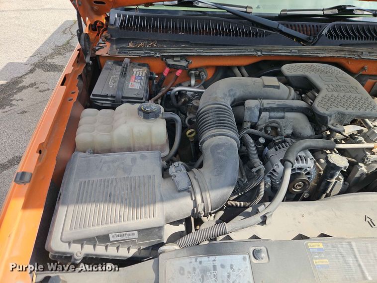 image for item FN5700 2004 Chevrolet Silverado 2500HD pickup truck