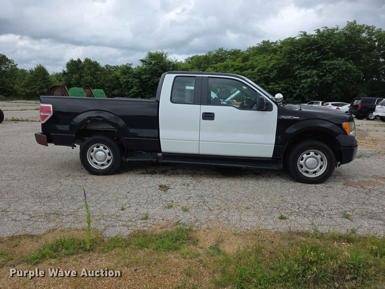 image for item FN5702 2013 Ford F150 XL Ext. Cab pickup truck