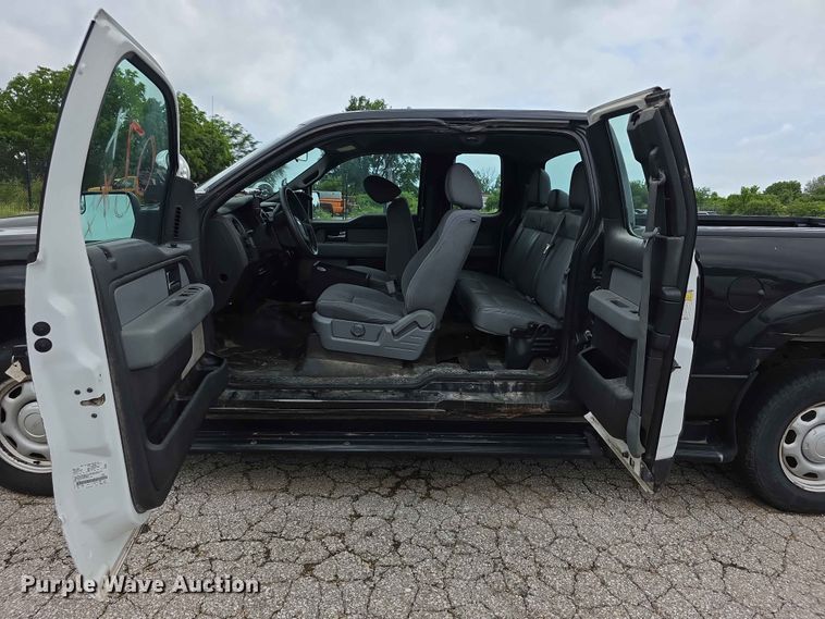 image for item FN5702 2013 Ford F150 XL Ext. Cab pickup truck