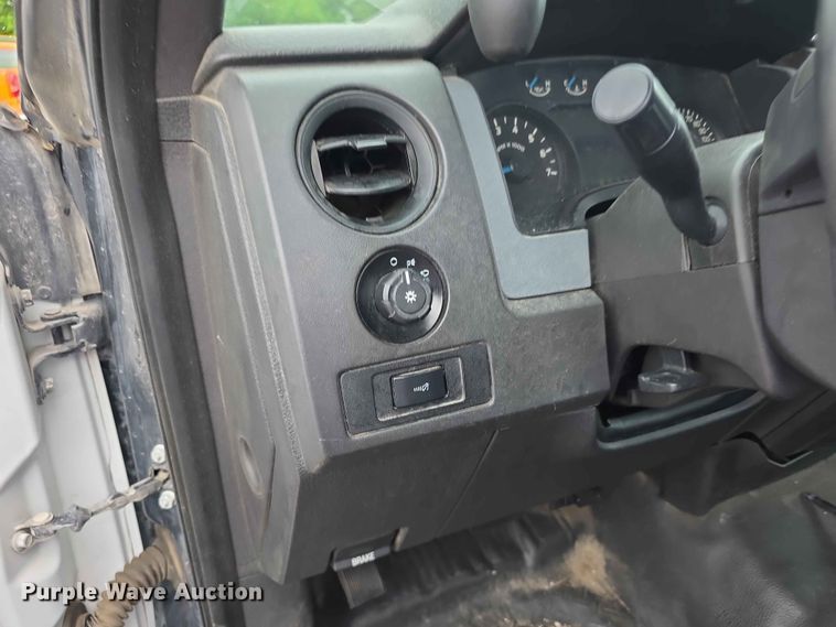 image for item FN5702 2013 Ford F150 XL Ext. Cab pickup truck