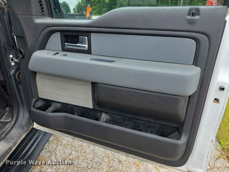 image for item FN5702 2013 Ford F150 XL Ext. Cab pickup truck