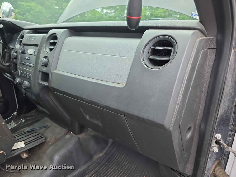 image for item FN5702 2013 Ford F150 XL Ext. Cab pickup truck