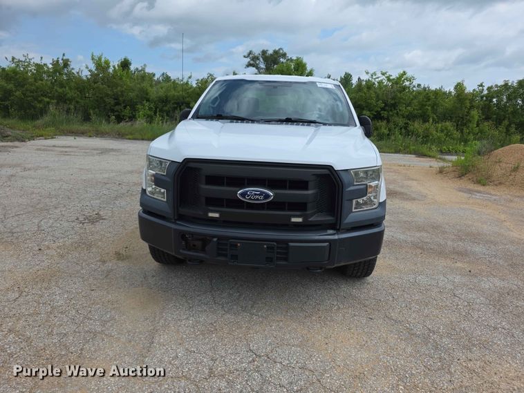 image for item FN5704 2016 Ford F150 XL Crew Cab pickup truck