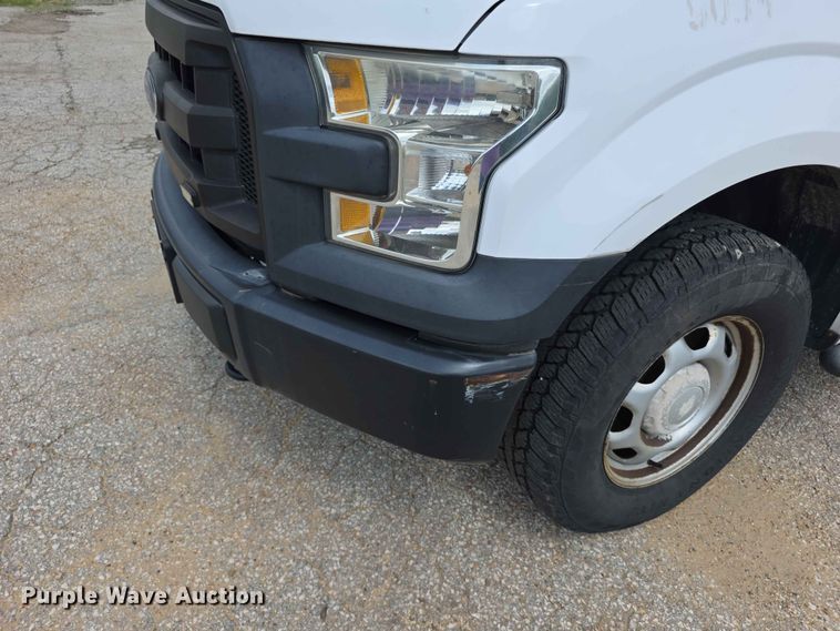 image for item FN5704 2016 Ford F150 XL Crew Cab pickup truck