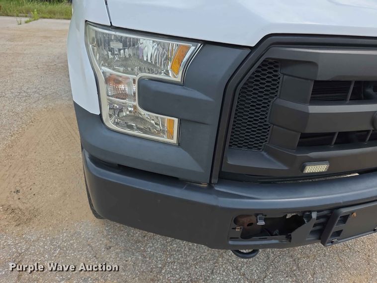 image for item FN5704 2016 Ford F150 XL Crew Cab pickup truck