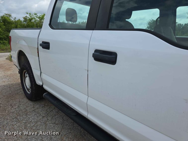 image for item FN5704 2016 Ford F150 XL Crew Cab pickup truck