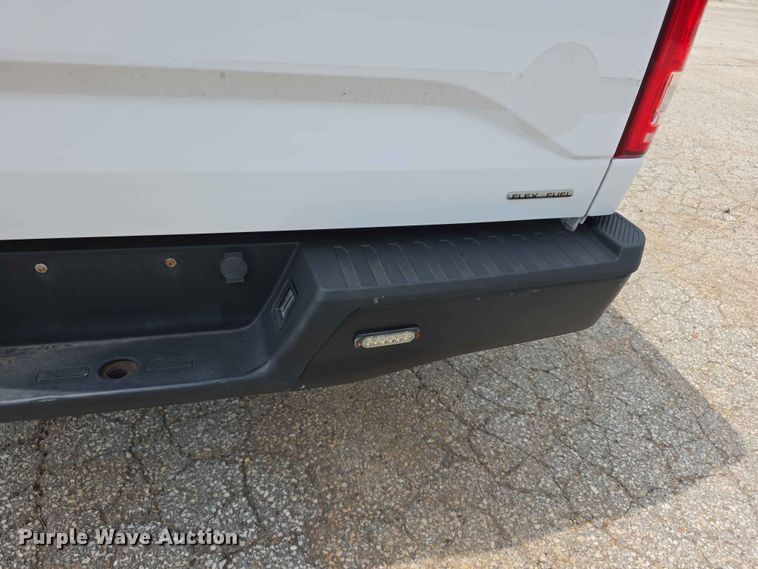 image for item FN5704 2016 Ford F150 XL Crew Cab pickup truck