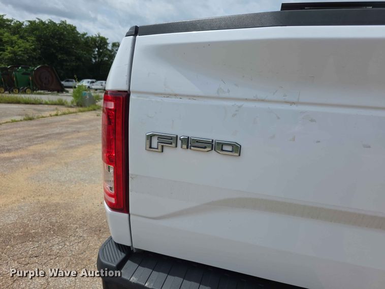 image for item FN5704 2016 Ford F150 XL Crew Cab pickup truck