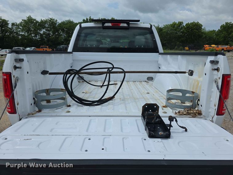 image for item FN5704 2016 Ford F150 XL Crew Cab pickup truck