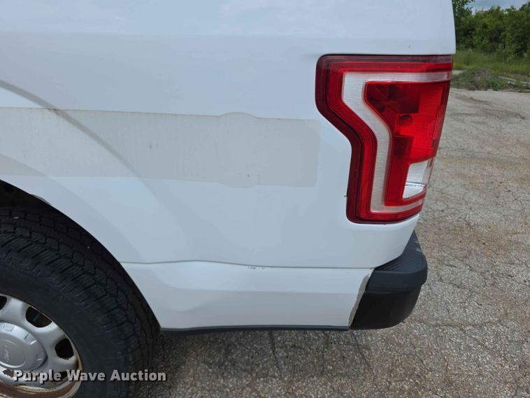 image for item FN5704 2016 Ford F150 XL Crew Cab pickup truck
