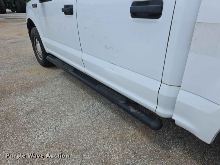 image for item FN5704 2016 Ford F150 XL Crew Cab pickup truck