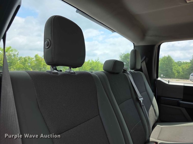 image for item FN5704 2016 Ford F150 XL Crew Cab pickup truck