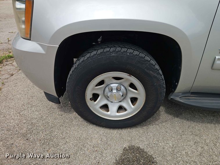 image for item FN5711 2011 Chevrolet Tahoe SUV