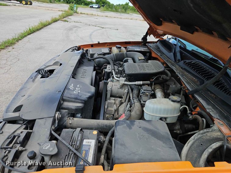 image for item FN5712 2004 Chevrolet Silverado 2500HD pickup truck
