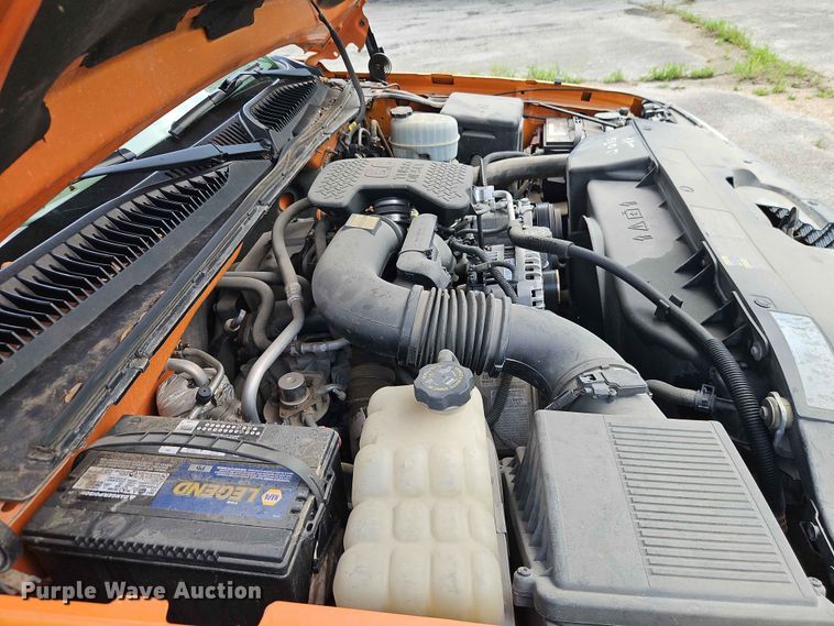 image for item FN5712 2004 Chevrolet Silverado 2500HD pickup truck