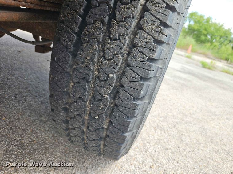 image for item FN5712 2004 Chevrolet Silverado 2500HD pickup truck