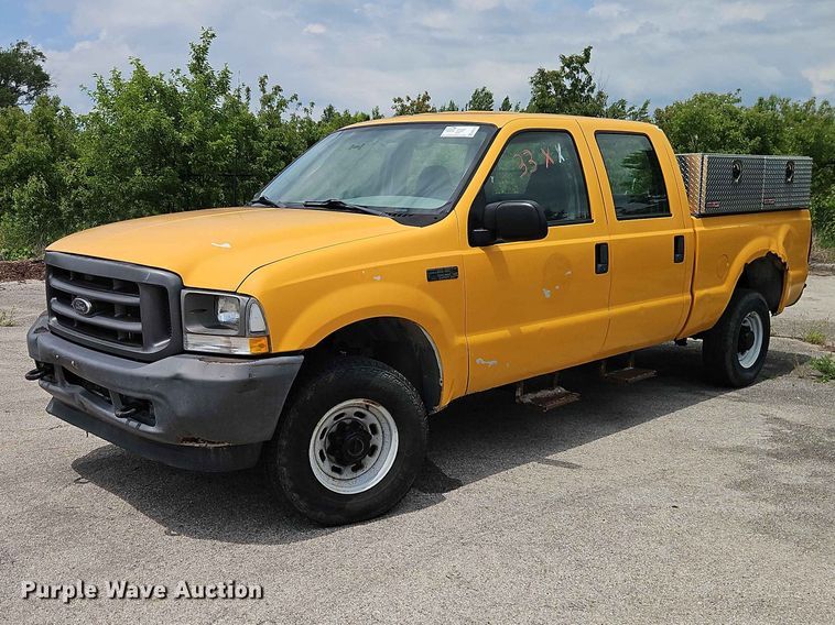 image for item FN5715 2003 Ford F250 Super Duty Crew Cab pickup truck