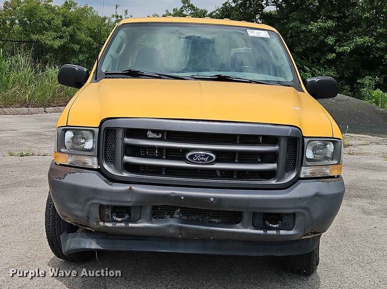 image for item FN5715 2003 Ford F250 Super Duty Crew Cab pickup truck