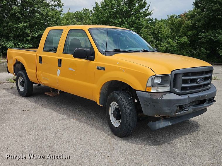 image for item FN5715 2003 Ford F250 Super Duty Crew Cab pickup truck