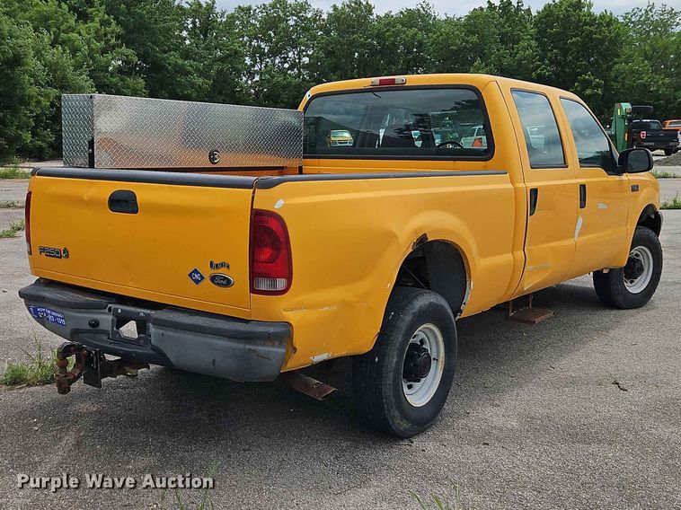 image for item FN5715 2003 Ford F250 Super Duty Crew Cab pickup truck