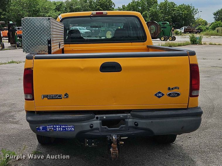 image for item FN5715 2003 Ford F250 Super Duty Crew Cab pickup truck