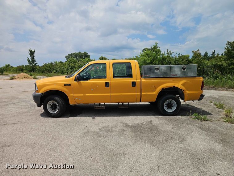image for item FN5715 2003 Ford F250 Super Duty Crew Cab pickup truck