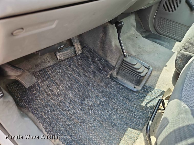 image for item FN5715 2003 Ford F250 Super Duty Crew Cab pickup truck
