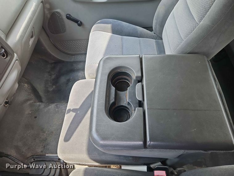 image for item FN5715 2003 Ford F250 Super Duty Crew Cab pickup truck